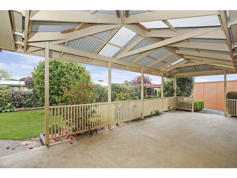 17 Toorak Crescent, Colac VIC 3250