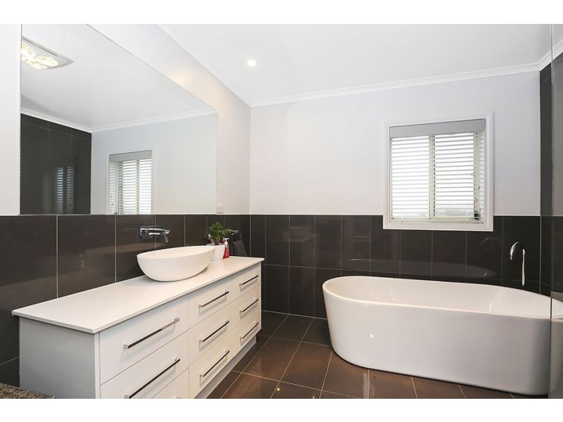 12 Beechy Court, Elliminyt VIC 3250