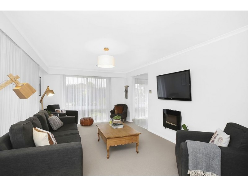 9 Batson Crescent, Elliminyt VIC 3250