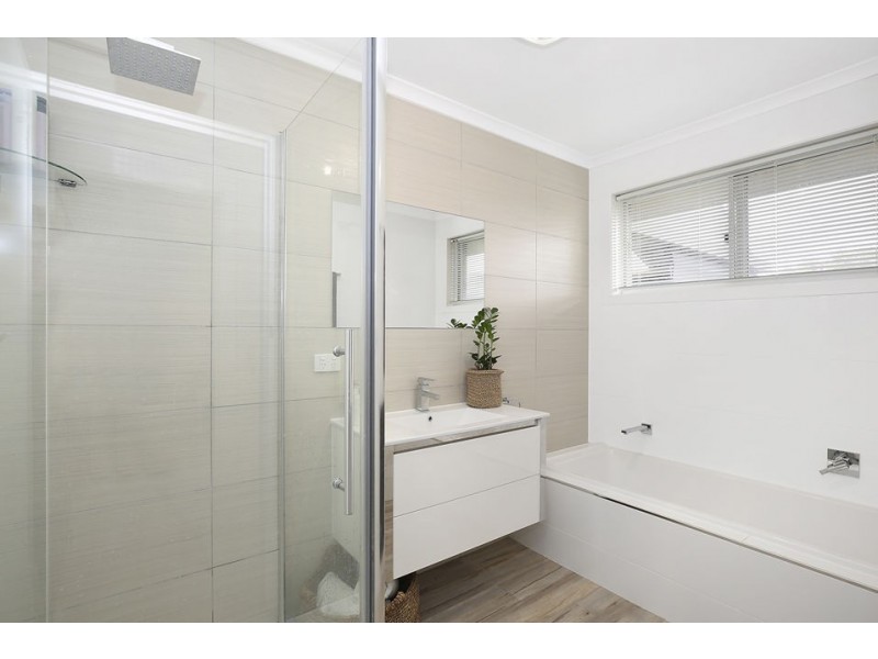 9 Batson Crescent, Elliminyt VIC 3250