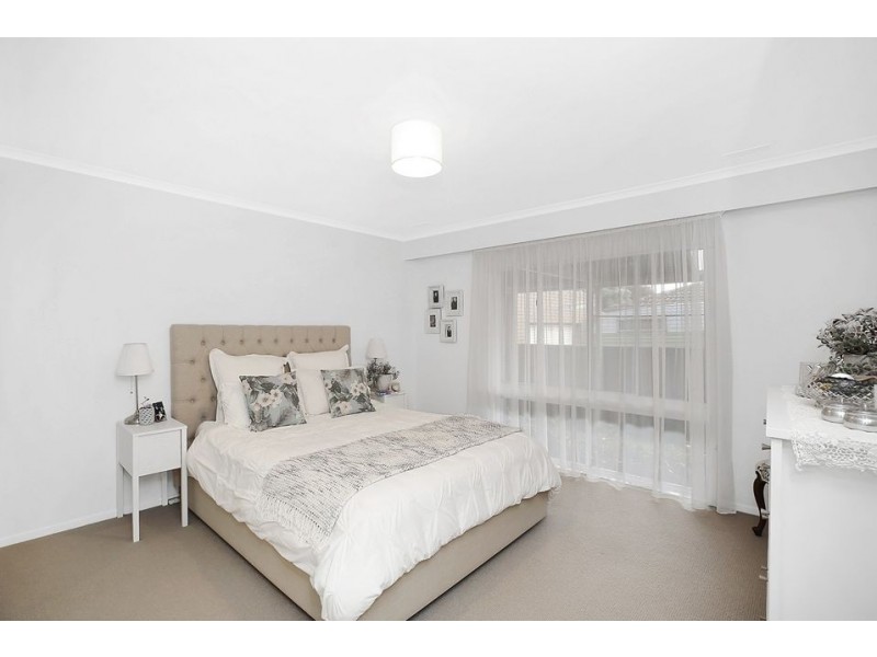 9 Batson Crescent, Elliminyt VIC 3250