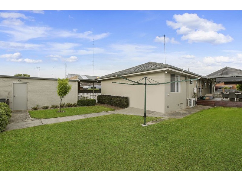 9 Batson Crescent, Elliminyt VIC 3250