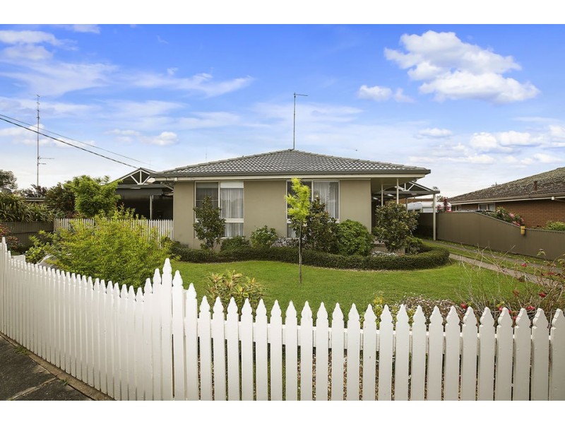 9 Batson Crescent, Elliminyt VIC 3250