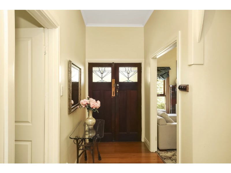 16 Moore Street, Colac VIC 3250