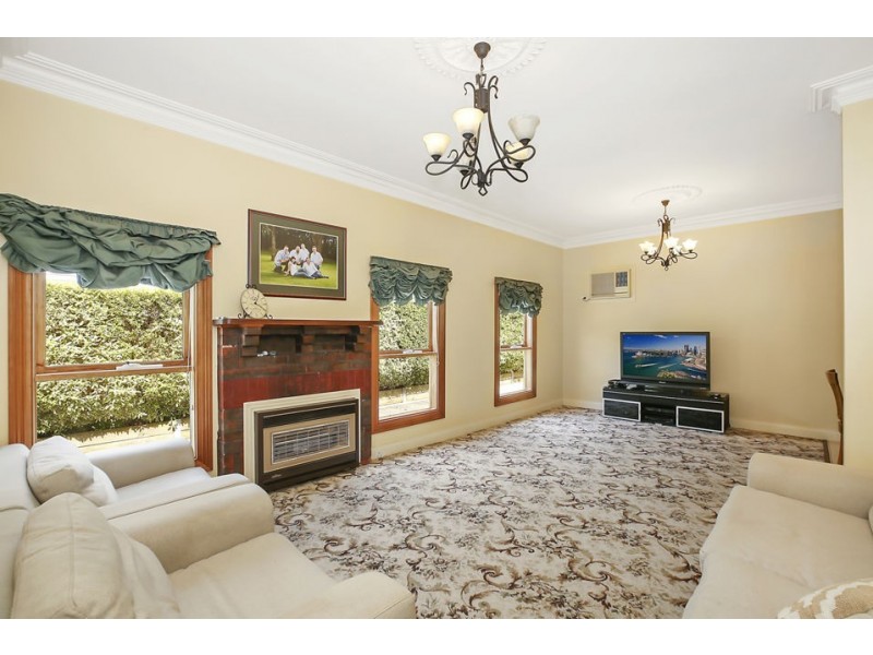 16 Moore Street, Colac VIC 3250