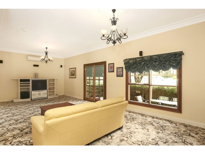 16 Moore Street, Colac VIC 3250