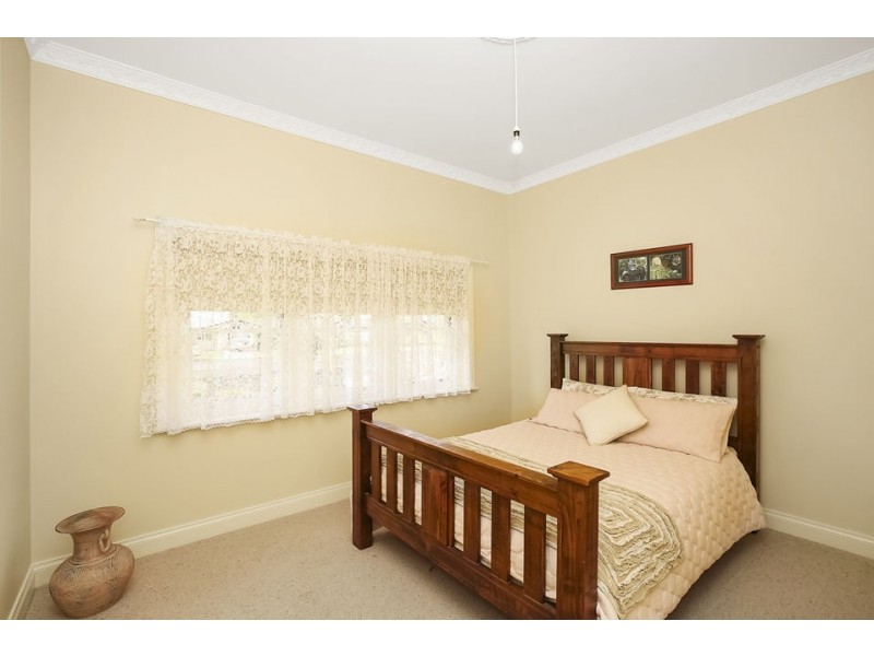 16 Moore Street, Colac VIC 3250