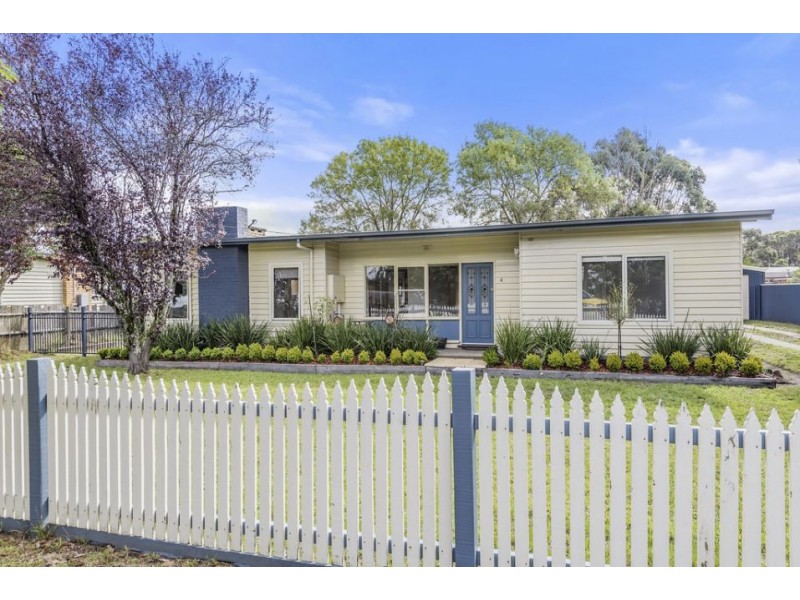 4 Princetown Rd, Simpson VIC 3266