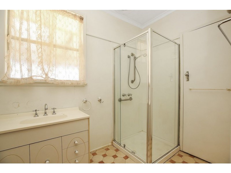 6 Howey Court, Colac VIC 3250
