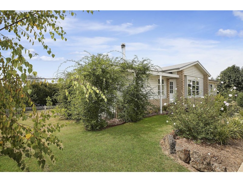 8 Huggins Court, Elliminyt VIC 3250