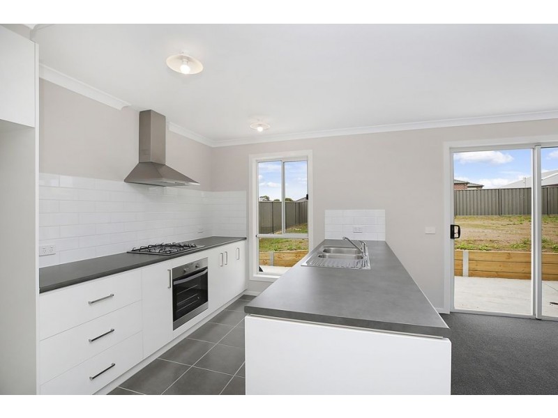 34 Imperial Drive, Colac VIC 3250