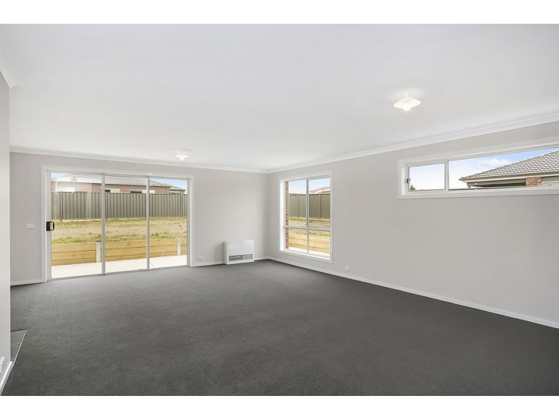 34 Imperial Drive, Colac VIC 3250