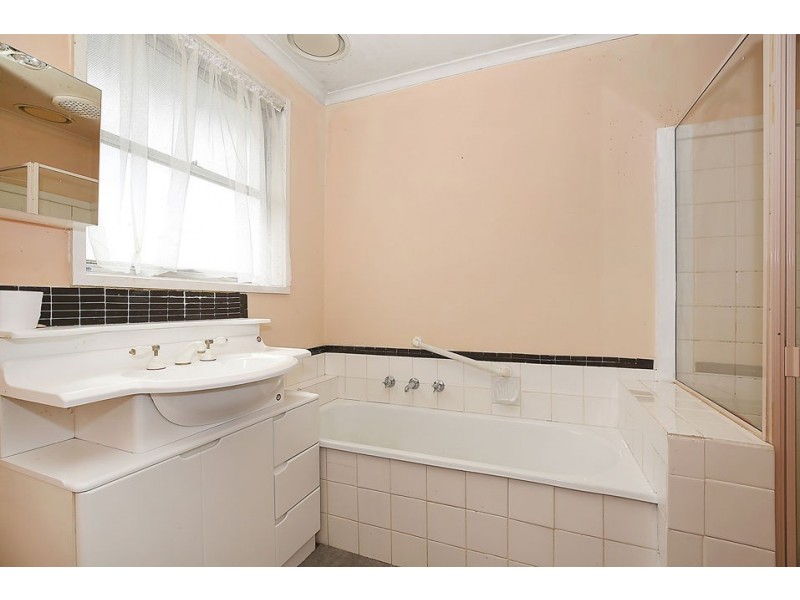 13 Bassett Court, Colac VIC 3250