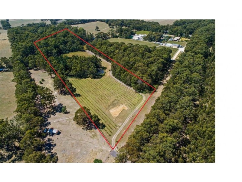 30 Hoveys Rd, Barongarook West VIC 3249