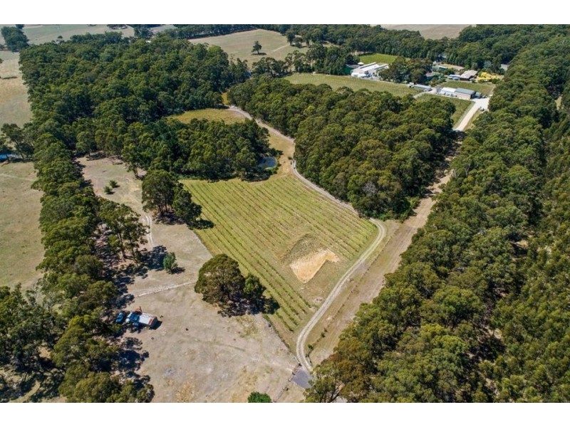 30 Hoveys Rd, Barongarook West VIC 3249