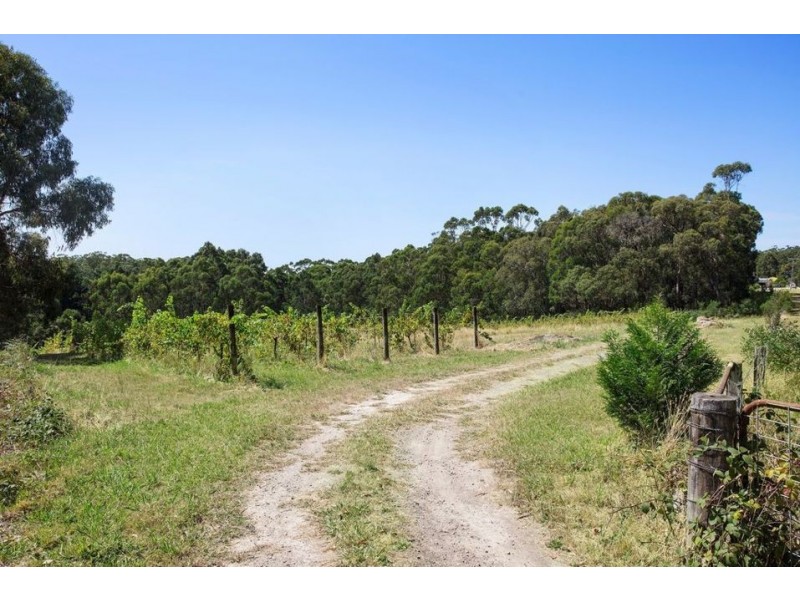 30 Hoveys Rd, Barongarook West VIC 3249