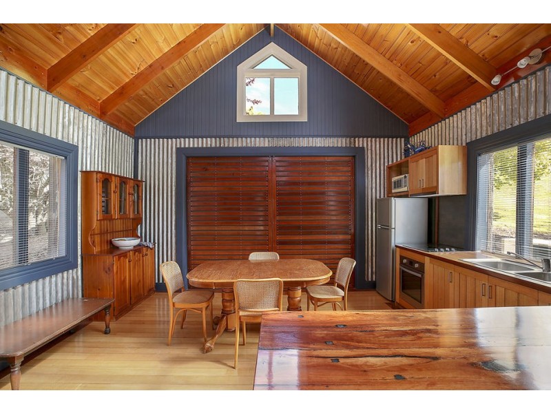 150 Everett Crescent, Barongarook West VIC 3249