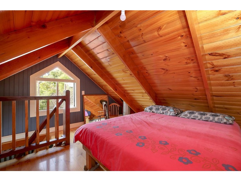 150 Everett Crescent, Barongarook West VIC 3249