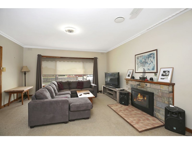 8 Irrewillipe Road, Elliminyt VIC 3250