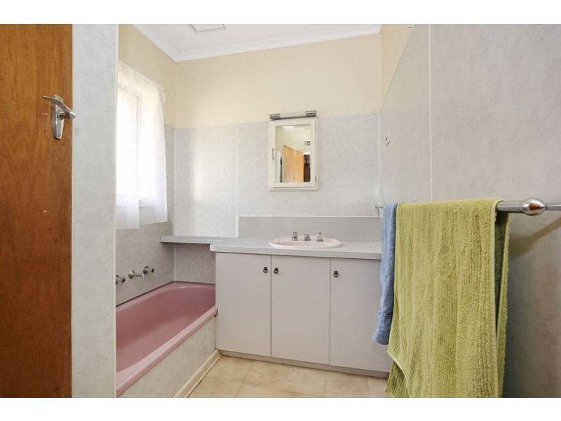 8 Irrewillipe Road, Elliminyt VIC 3250