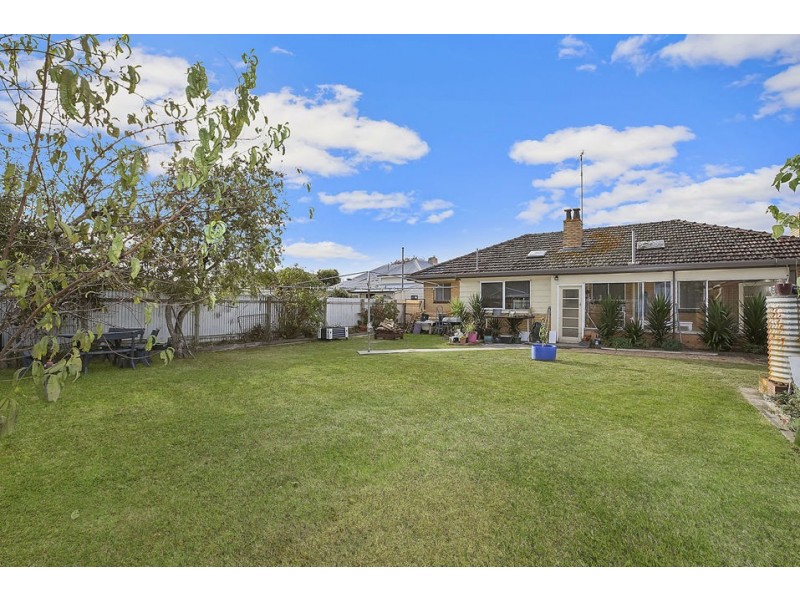 8 Irrewillipe Road, Elliminyt VIC 3250