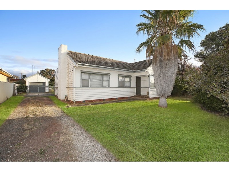 6 Adrian Street, Colac VIC 3250