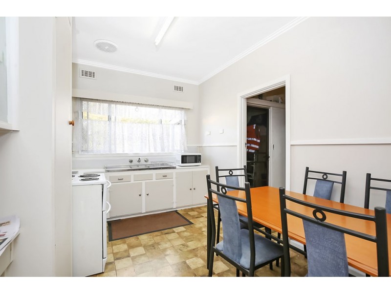 6 Adrian Street, Colac VIC 3250