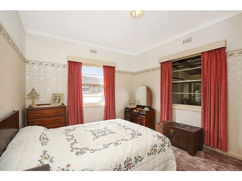 16 Sinclair Street, Colac VIC 3250