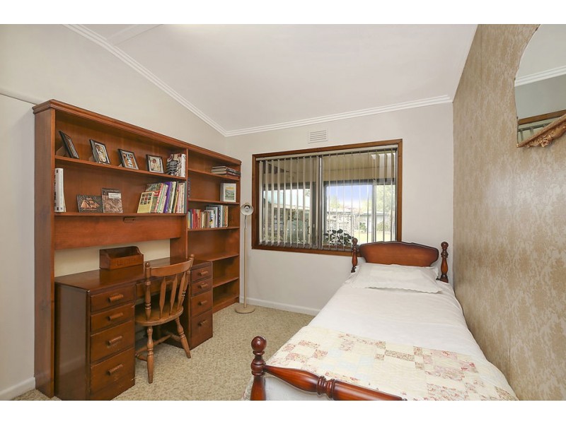 16 Sinclair Street, Colac VIC 3250