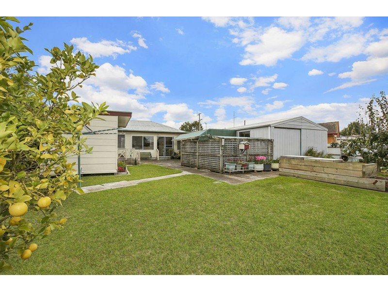 16 Sinclair Street, Colac VIC 3250