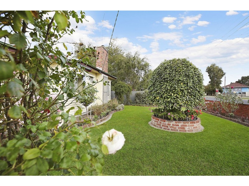 16 Sinclair Street, Colac VIC 3250