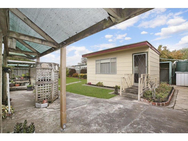 16 Sinclair Street, Colac VIC 3250