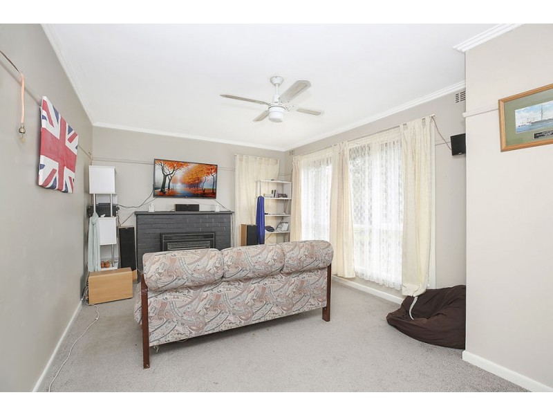 33 Churchill Square, Colac VIC 3250
