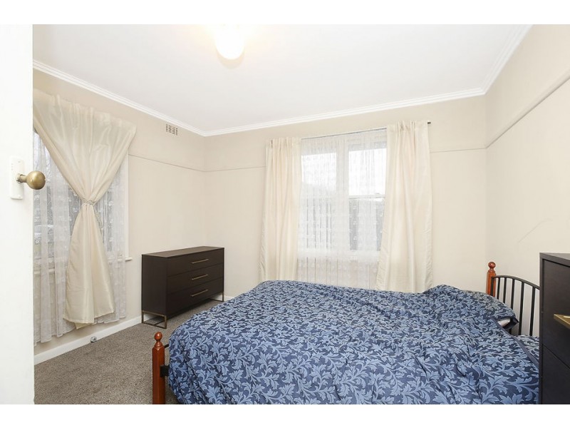 33 Churchill Square, Colac VIC 3250