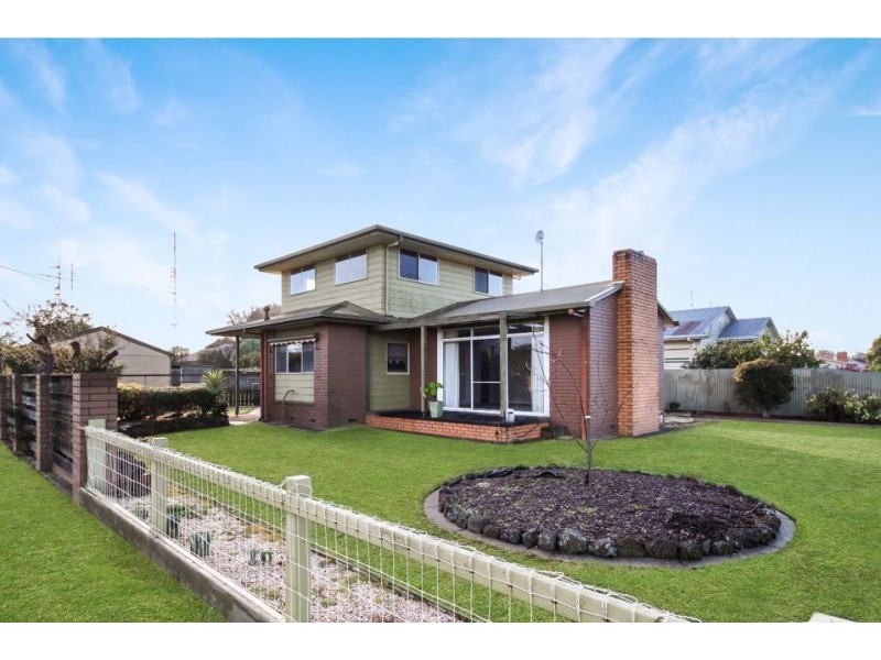 13 Carr Street, Colac VIC 3250