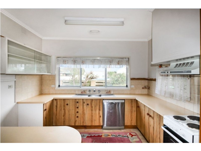 13 Carr Street, Colac VIC 3250