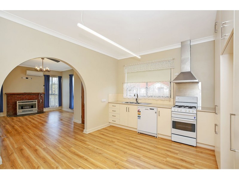12 Churchill Square, Colac VIC 3250