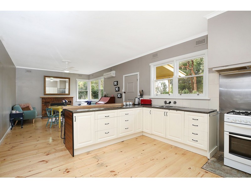 70 Moomowroong Road, Carlisle River VIC 3239