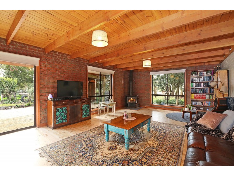 70 Moomowroong Road, Carlisle River VIC 3239