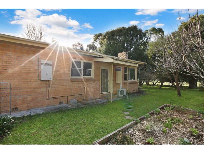 70 Moomowroong Road, Carlisle River VIC 3239