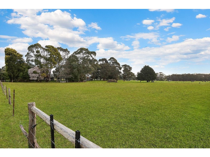 70 Moomowroong Road, Carlisle River VIC 3239