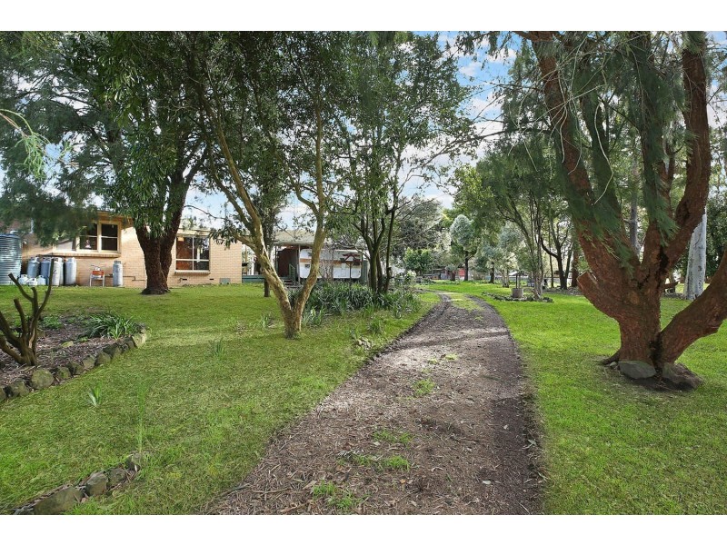 70 Moomowroong Road, Carlisle River VIC 3239