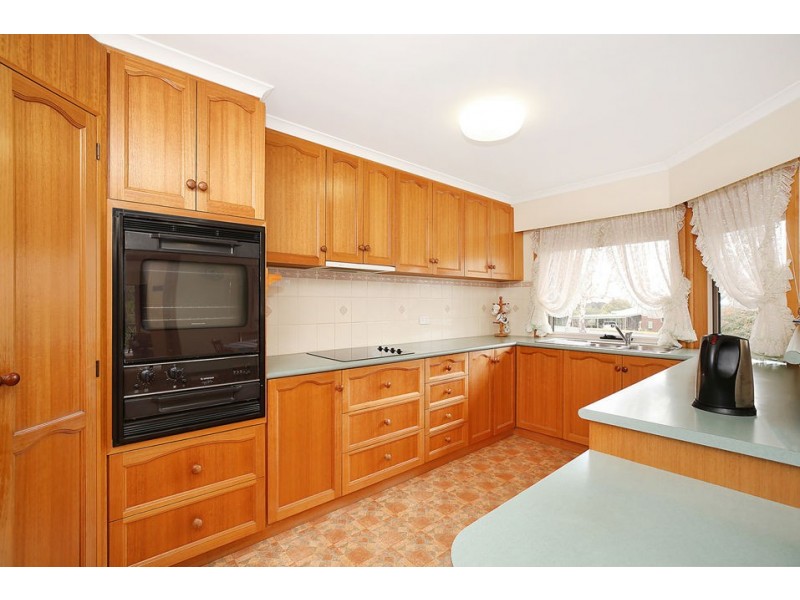 8 Tulloh Street, Elliminyt VIC 3250