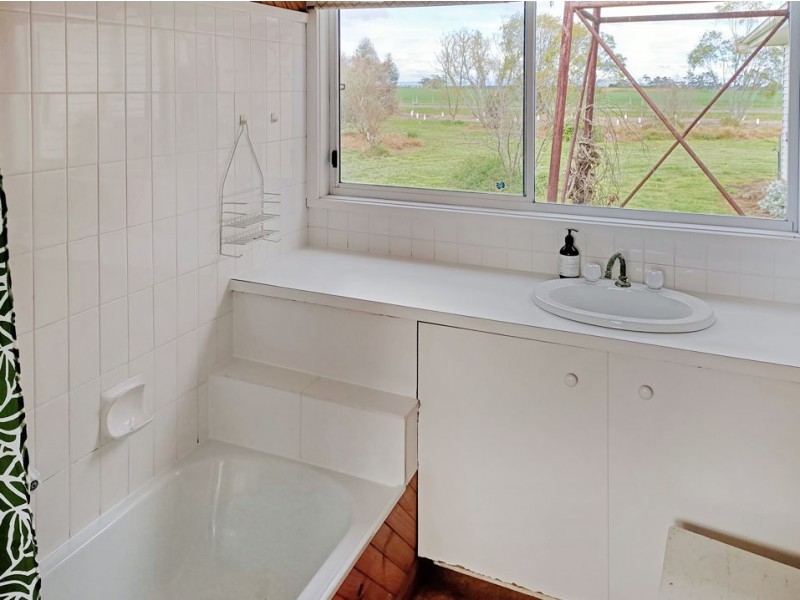 2150 Cressy Road, Ombersley VIC 3241