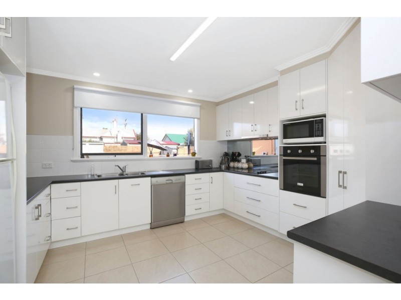 16 Marks Street, Colac VIC 3250