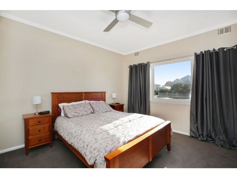 16 Marks Street, Colac VIC 3250