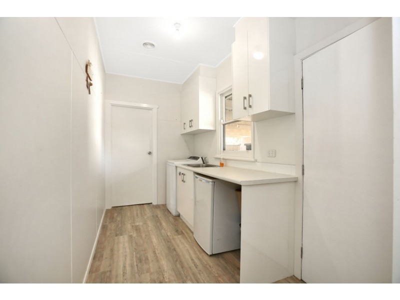 16 Marks Street, Colac VIC 3250