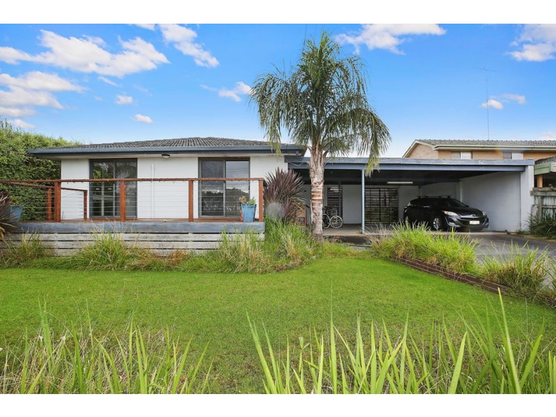22 The Esplanade, Colac VIC 3250