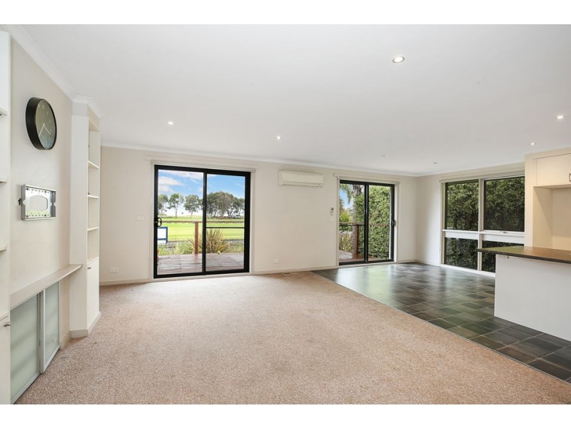 22 The Esplanade, Colac VIC 3250