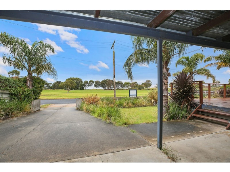 22 The Esplanade, Colac VIC 3250